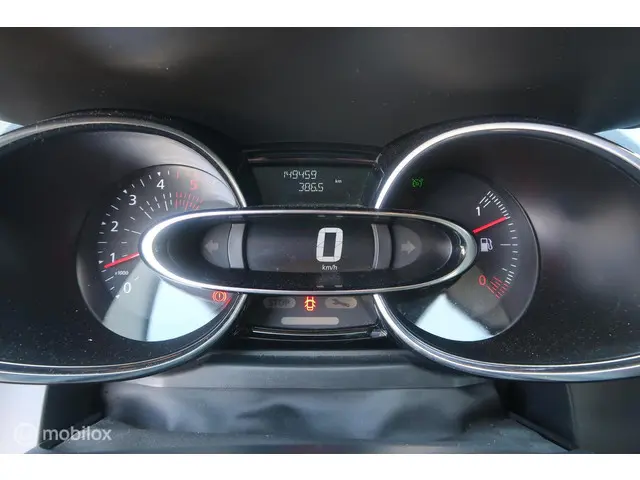 Renault Clio Estate 1.5DCI Zen 2017 Diesel 25