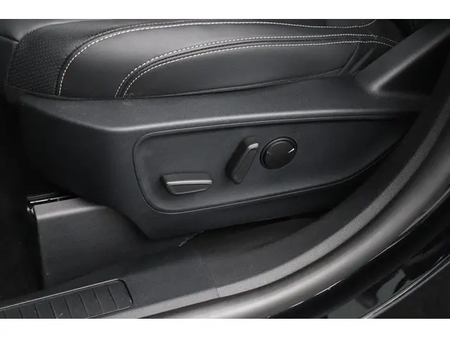Ford Kuga 2.5 PHEV 225 Vignale 2023 Hybride Benzine 8