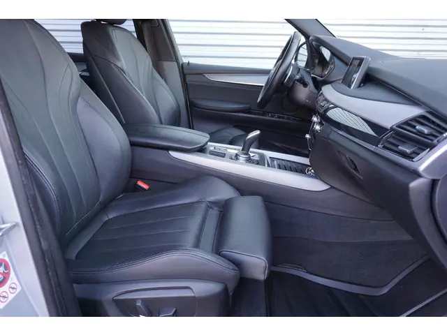 BMW X5 xDrive30d High Executive M Sport 2015 Diesel 42