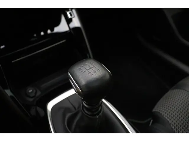 Peugeot 208 1.2 PureTech GT-Line 2020 Benzine 24