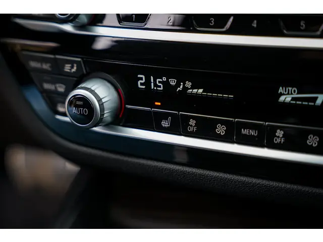 BMW 5 Serie Touring 530e 2022 Hybride Benzine 17