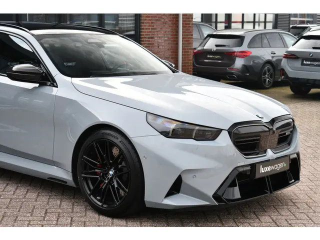 BMW M5 5-serie Touring 2025 Hybride Benzine 53