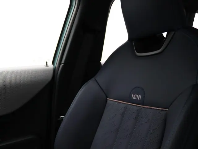 MINI 5-Deurs Cooper S 2025 Benzine 14