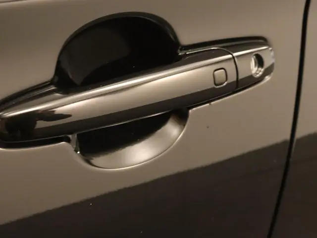 Suzuki Swift 1.2 Style Smart Hybrid 2025 Benzine 18