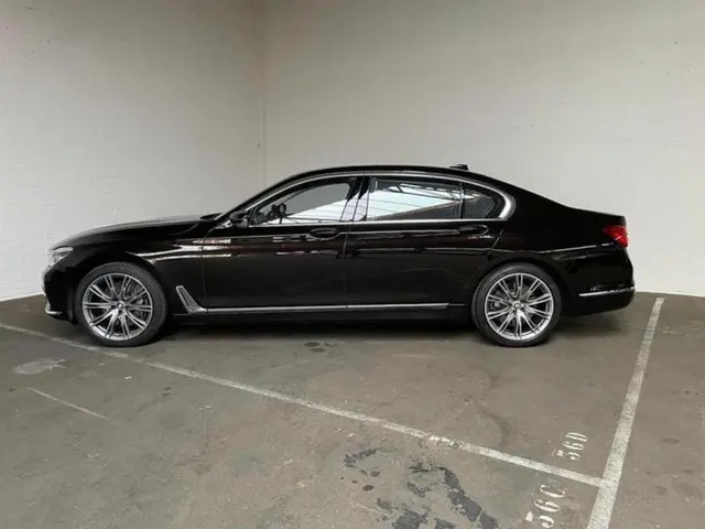 BMW 7 Serie 750Li xDrive High Executive 2017 Benzine 8