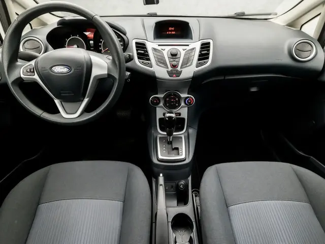 Ford Fiesta 1.4 Titanium 2012 Benzine 6