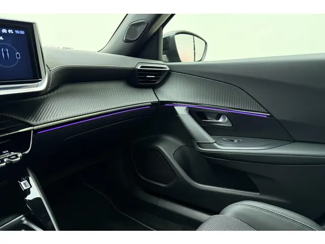 Peugeot e-2008 EV GT 54 kWh 2024 Elektrisch 32