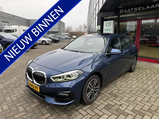 BMW 1 Serie 118i Business Edition 2021 Benzine