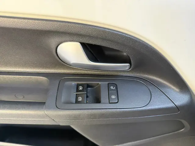 Volkswagen up! 1.0 Airco 2022 Benzine 18