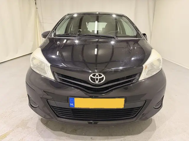 Toyota Yaris 1.0 VVT-i Comfort 2014 Benzine 2