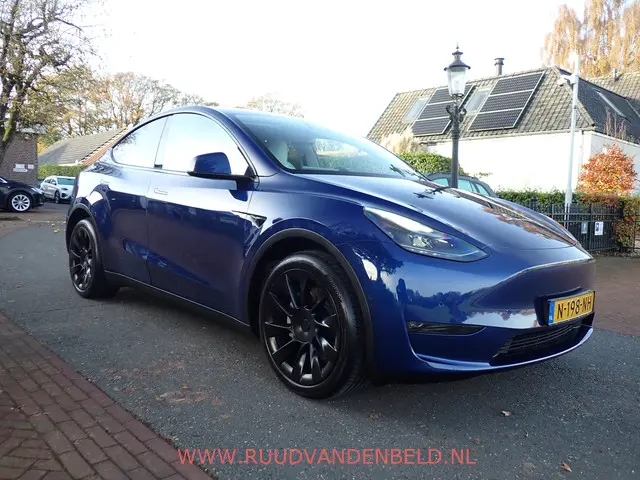 Tesla Model Y Long Range AWD 75kWh 2021 Elektrisch 3