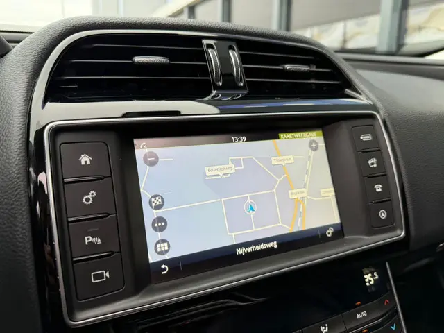 Jaguar XE 2.0 D R-Sport Dak Leer Euro-6 2017 Diesel 10