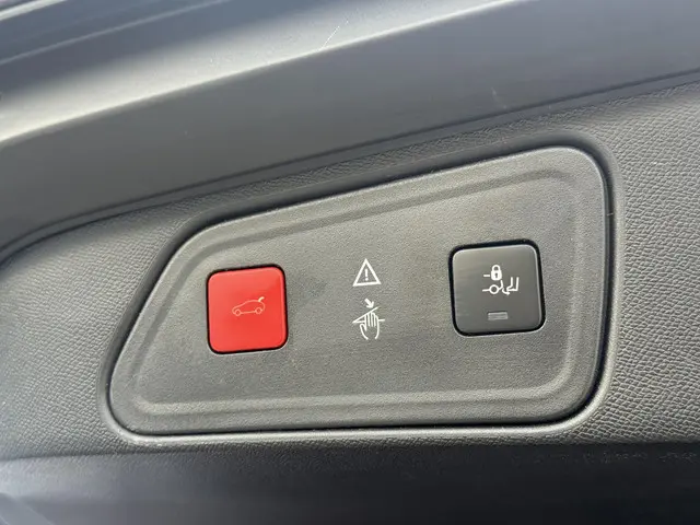 Peugeot 3008 1.2 PureTech Allure 2019 Benzine 31