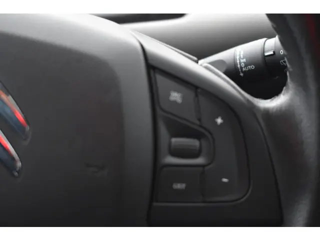 Citroën C4 Cactus PureTech 110 Shine 2018 Benzine 23