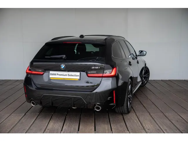 BMW 3 Serie Touring 318i 2024 Benzine 2