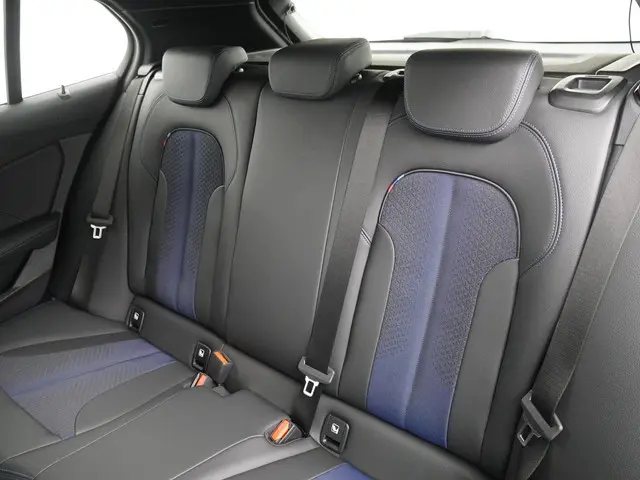 BMW 1 Serie 5-deurs 118i 2023 Benzine 14