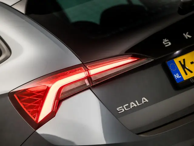 Škoda Scala 1.0 TSI Sport Deluxe 2021 Benzine 27