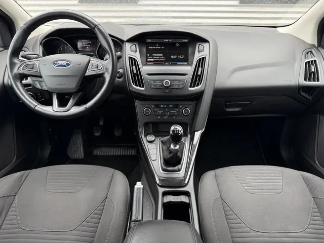 Ford Focus Wagon 1.0 Titanium 2016 Benzine 22