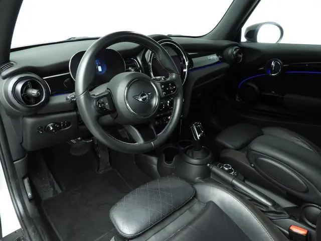 MINI 3-Deurs Cooper 2022 Benzine 6