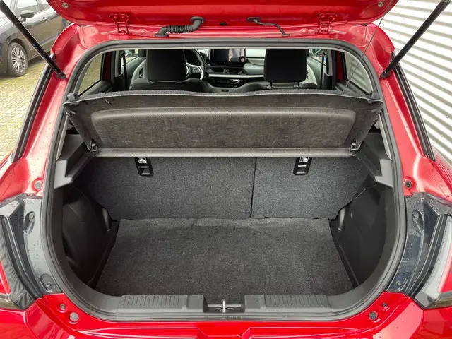 Suzuki Swift 1.2 Select Smart Hybrid 2025 Benzine 17