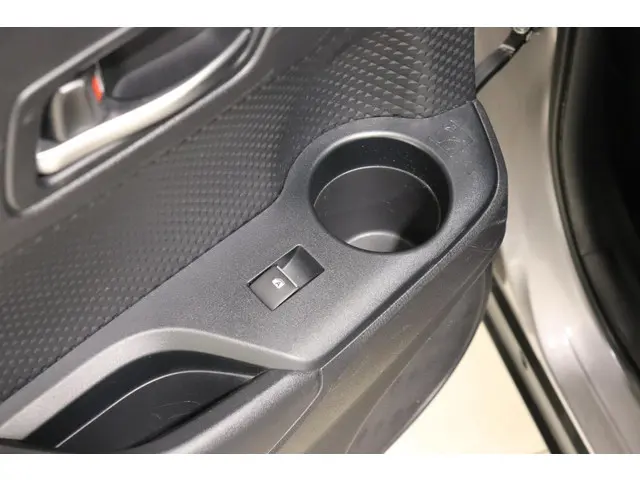 Toyota C-HR 1.8 Hybrid Style, 2019 Hybride Benzine 14