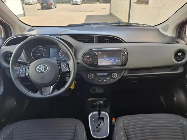 Toyota Yaris 1.5 Hybrid Active 2019 Hybride Benzine 12