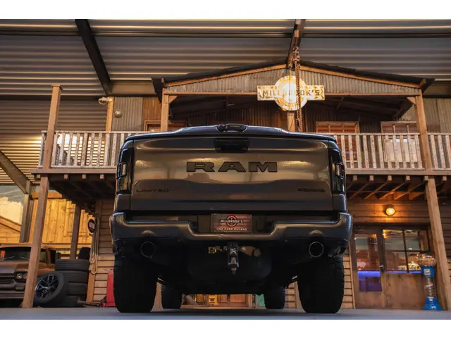 Dodge Ram 1500 5.7 V8 Limited 2024 LPG/Gas 12