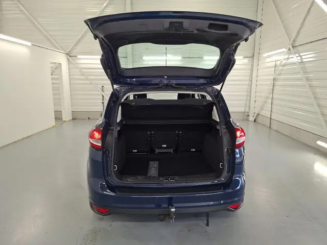 Ford C-MAX 1.0 Titanium 2016 Benzine 9