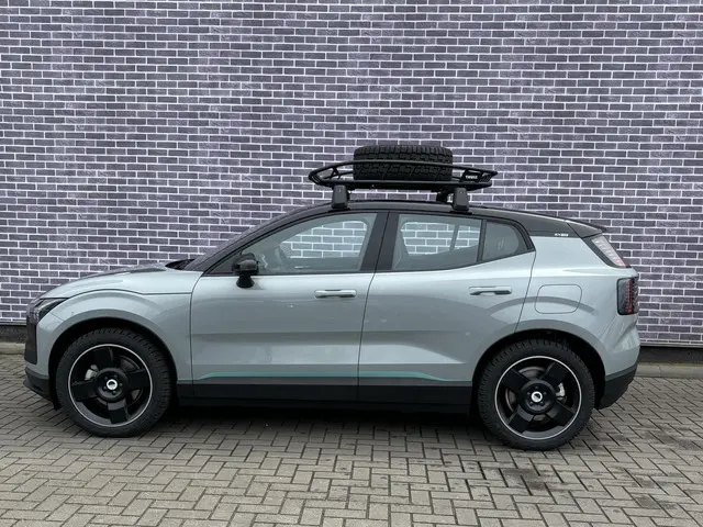 Volvo EX30 Extended Range Plus 2025 Elektrisch 5