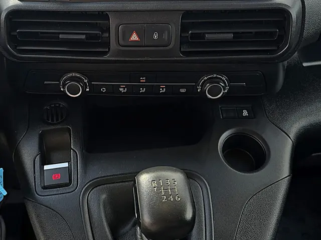 Peugeot Partner 1.2 PureTech Premium 2022 Benzine 15