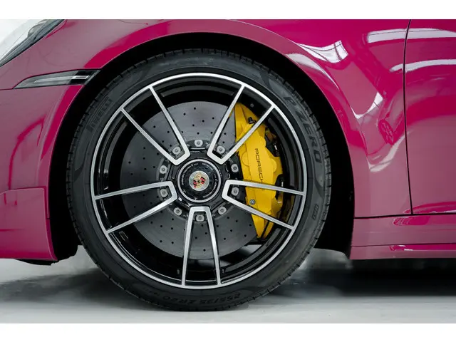 Porsche 911 3.8 Turbo S 2023 Benzine 13