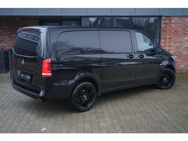 Mercedes-Benz Vito 119 CDI 4x4, Lang, 2021 Diesel 25
