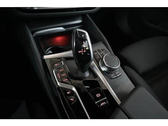 BMW 5 Serie Touring 530e xDrive 2024 Hybride Benzine 28