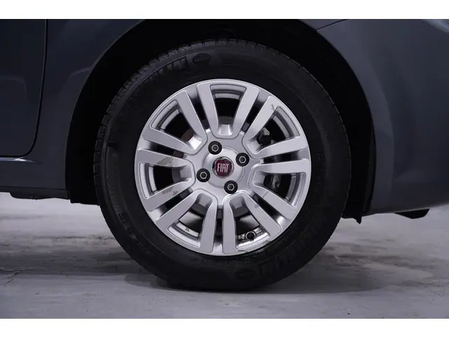 Fiat Punto Evo 1.2 Street 2015 Benzine 17