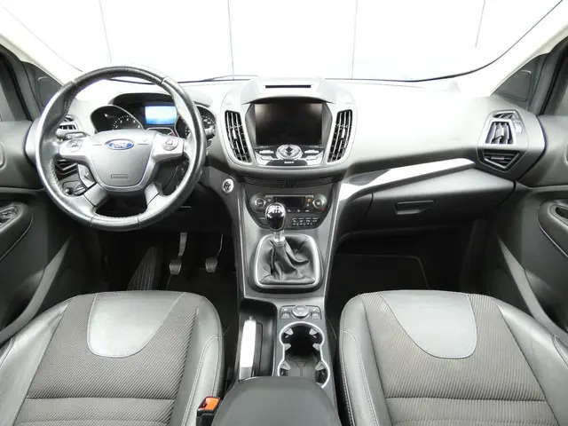 Ford Kuga HELAAS VERKOCHT!!! 2016 Benzine 10