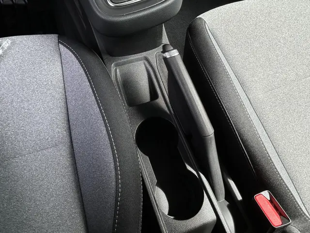 Mitsubishi Colt 1.6 HEV Intense 2026 Hybride Benzine 28