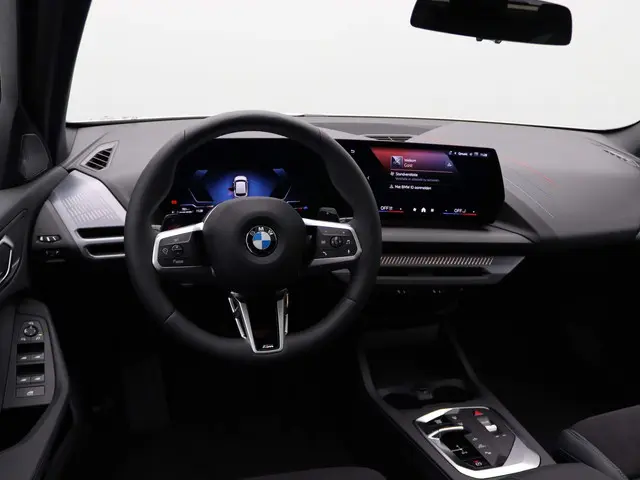 BMW 1 Serie 120 2024 Benzine 24