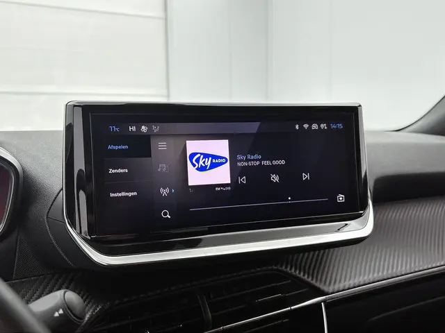 Peugeot 2008 1.2 100 2023 Benzine 8