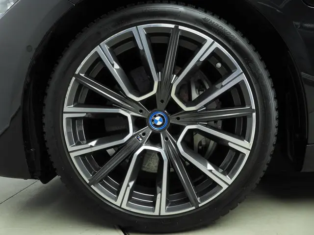 BMW 7 Serie 745e 2022 Hybride Benzine 55