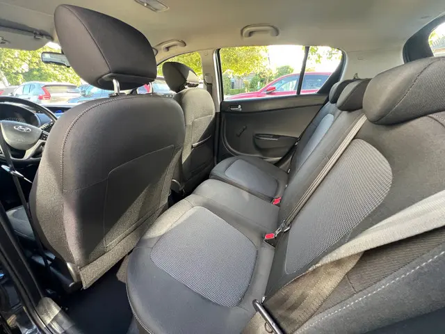 Hyundai i20 1.2 LP i-Drive 2015 Benzine 18