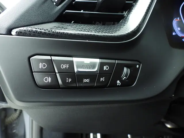 BMW 1 Serie 5-deurs 118i 2023 Benzine 23