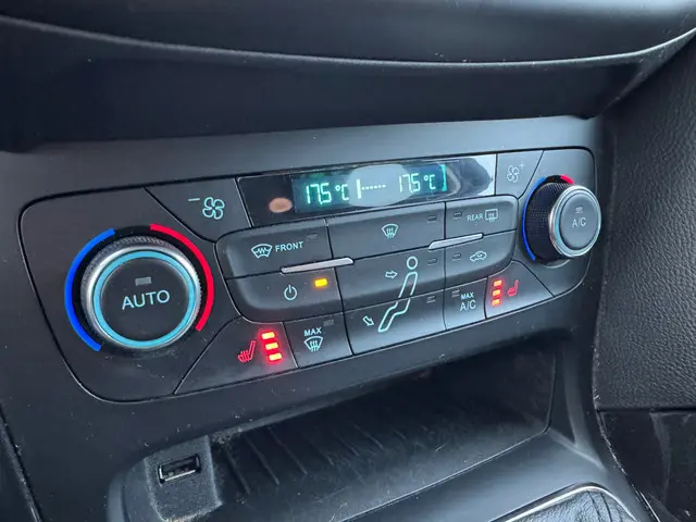 Ford Focus Wagon 1.0 Titanium Edition 2016 Benzine 9