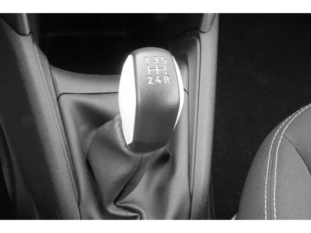 Peugeot 208 1.0 VTi LIKE SPORTLINE 2014 Benzine 12
