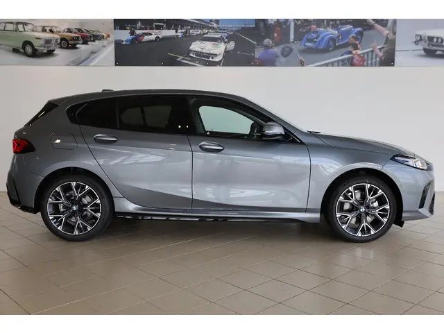 BMW 1 Serie 120 2025 Benzine 3