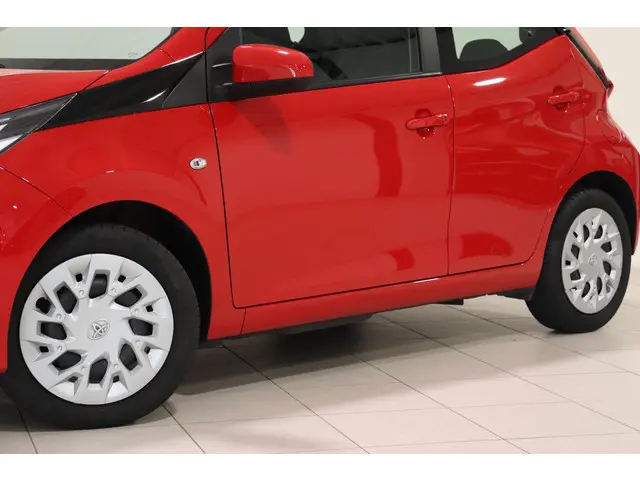 Toyota Aygo 1.0 VVT-i x-play 2020 Benzine 10