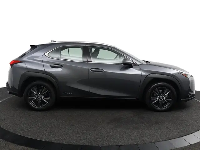 Lexus UX 250h Luxury Line 2022 Hybride Benzine 6