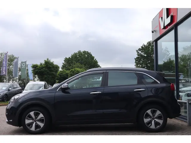 Kia Niro 1.6 GDi Hybrid DynamicLine 2017 Hybride Benzine 7