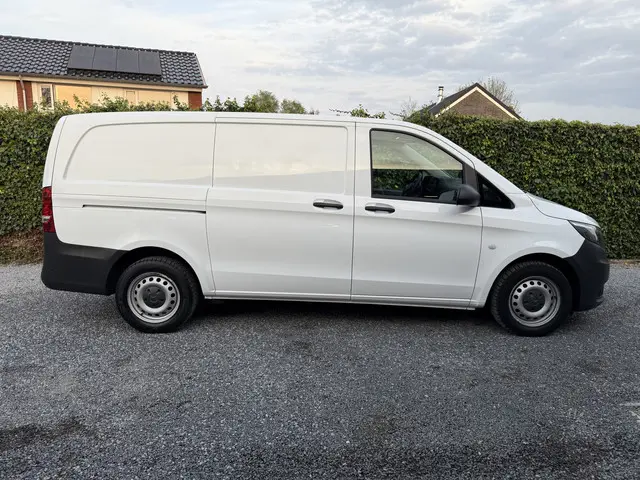 Mercedes-Benz Vito 2