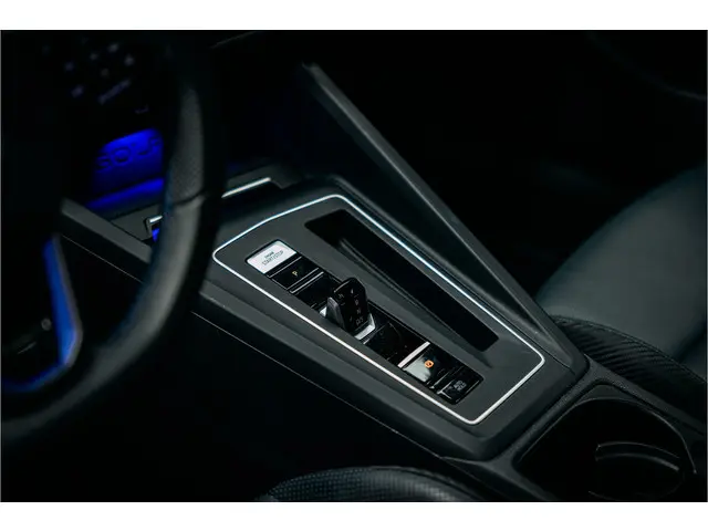 Volkswagen Golf 2.0 TSI R 4Motion 2022 Benzine 25
