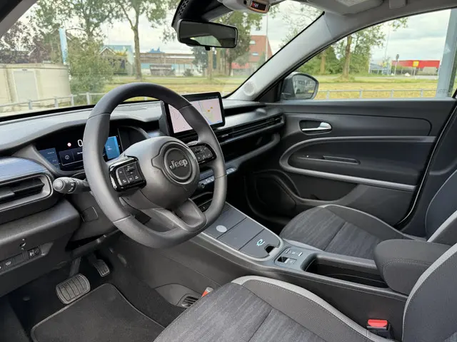 Jeep Avenger Longitude 54 kWh Aut. 2023 Elektrisch 10